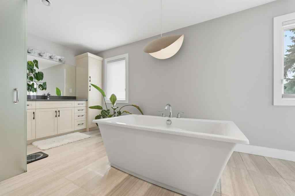 MLS® A2264413 - 1823 33 Avenue SW in South Calgary Calgary, Residential