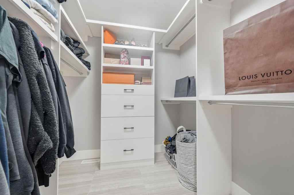 MLS® A2264413 - 1823 33 Avenue SW in South Calgary Calgary, Residential