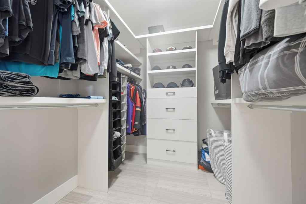 MLS® A2264413 - 1823 33 Avenue SW in South Calgary Calgary, Residential