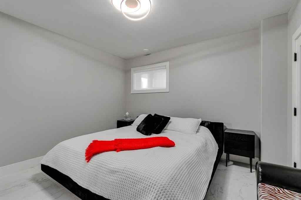 MLS® A2264415 - 50 Signature Heights SW in Signal Hill Calgary, Residential