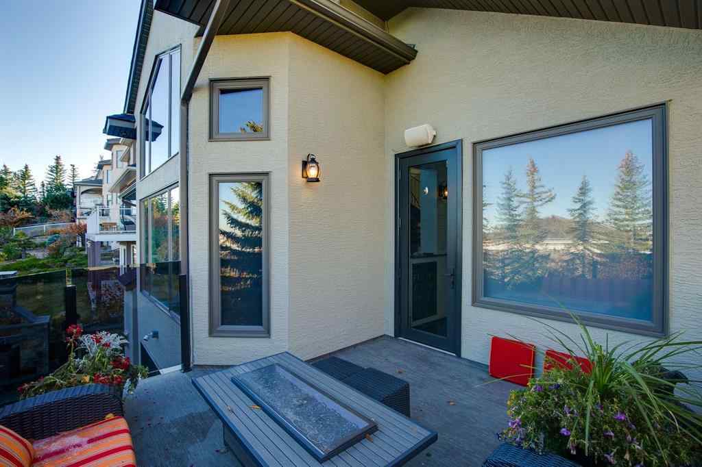 MLS® A2264415 - 50 Signature Heights SW in Signal Hill Calgary, Residential