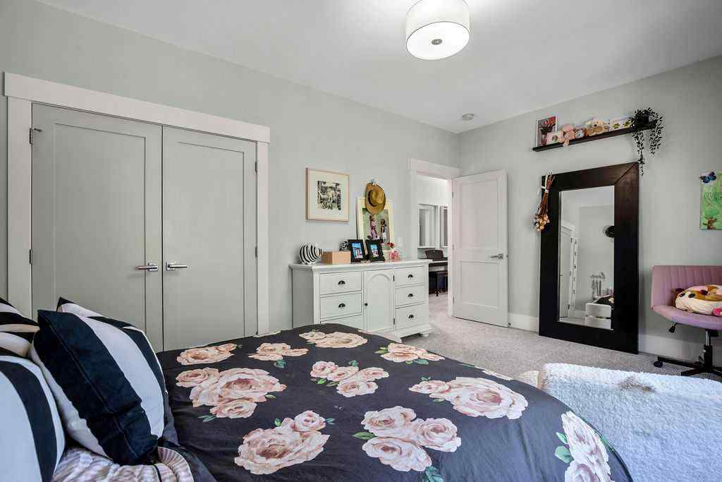 MLS® A2264420 - 68 White Oak Crescent SW in Wildwood Calgary, Residential