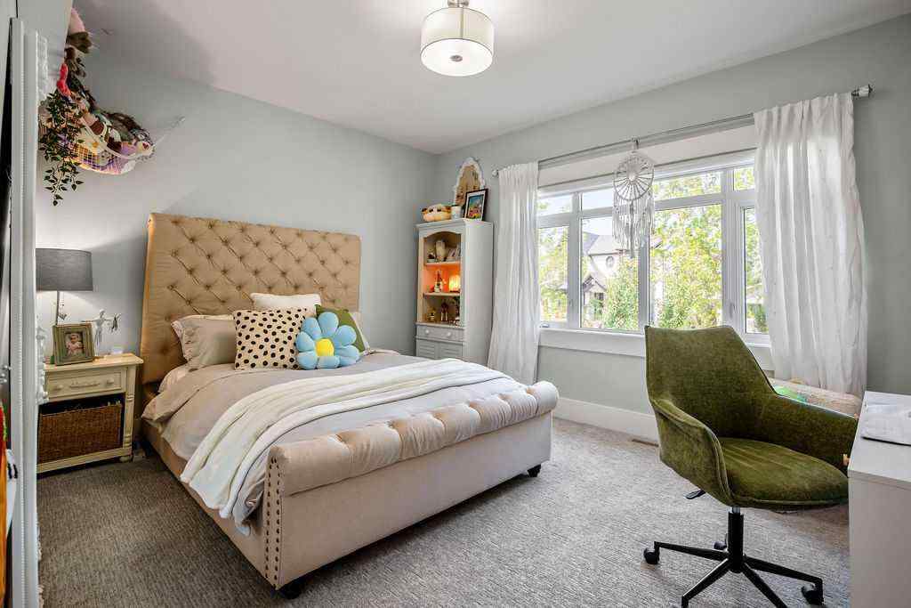 MLS® A2264420 - 68 White Oak Crescent SW in Wildwood Calgary, Residential