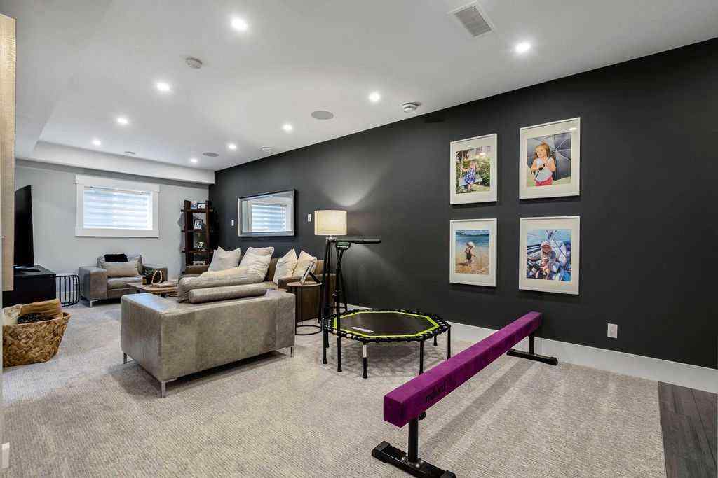 MLS® A2264420 - 68 White Oak Crescent SW in Wildwood Calgary, Residential