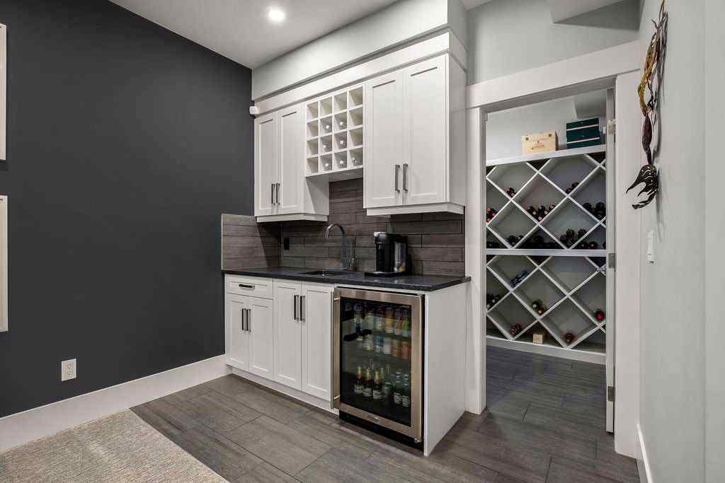 MLS® A2264420 - 68 White Oak Crescent SW in Wildwood Calgary, Residential