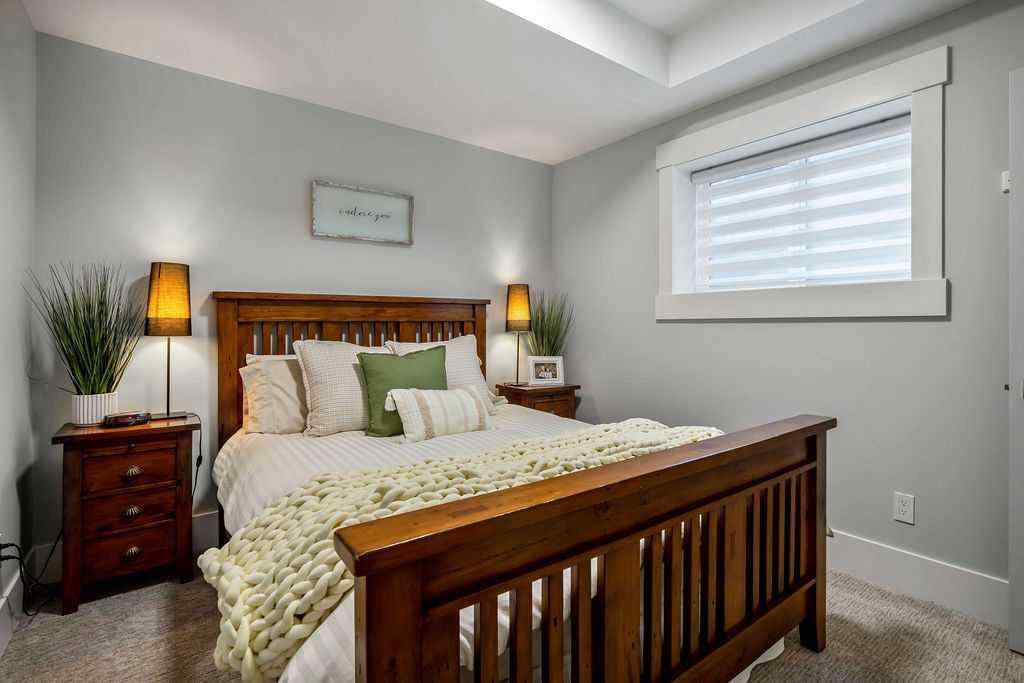 MLS® A2264420 - 68 White Oak Crescent SW in Wildwood Calgary, Residential