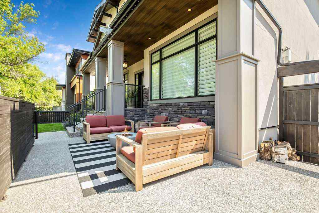 MLS® A2264420 - 68 White Oak Crescent SW in Wildwood Calgary, Residential