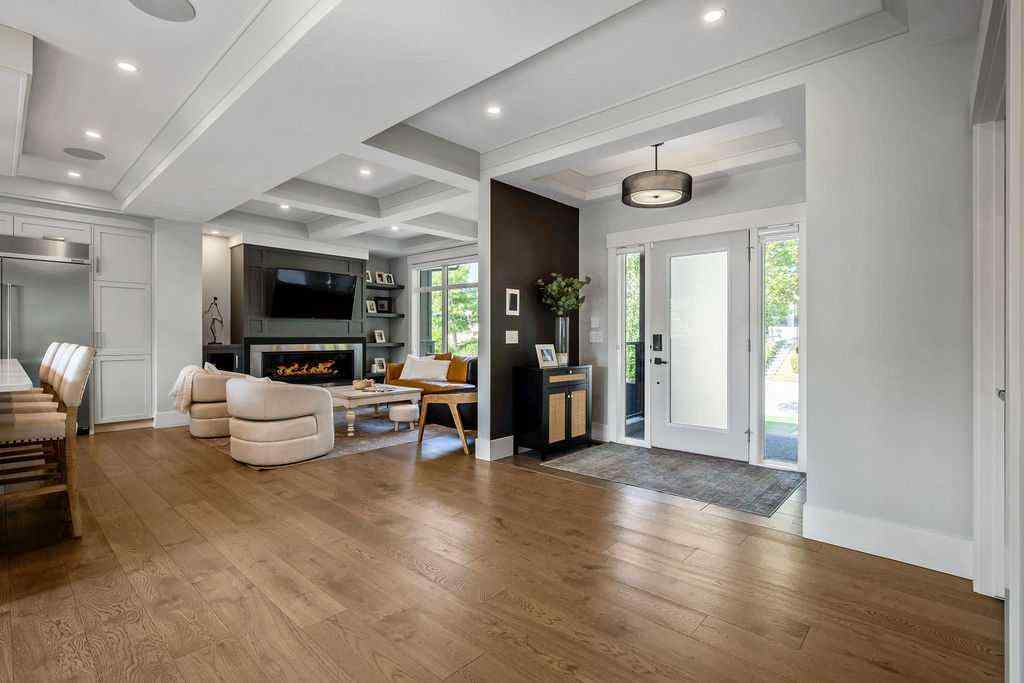 MLS® A2264420 - 68 White Oak Crescent SW in Wildwood Calgary, Residential