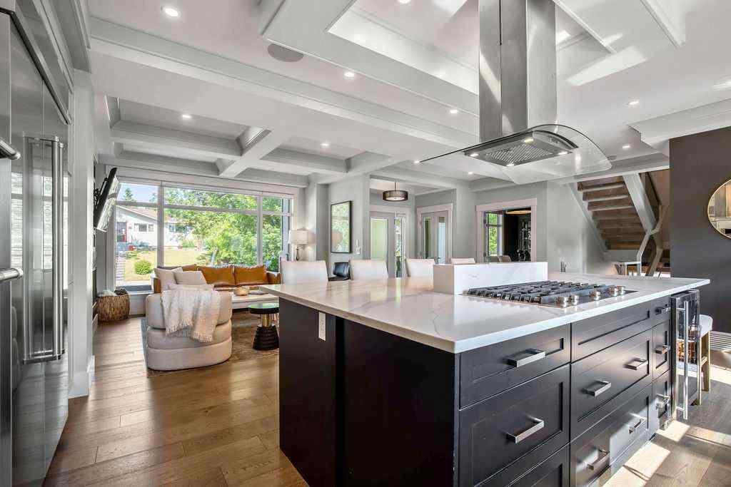 MLS® A2264420 - 68 White Oak Crescent SW in Wildwood Calgary, Residential