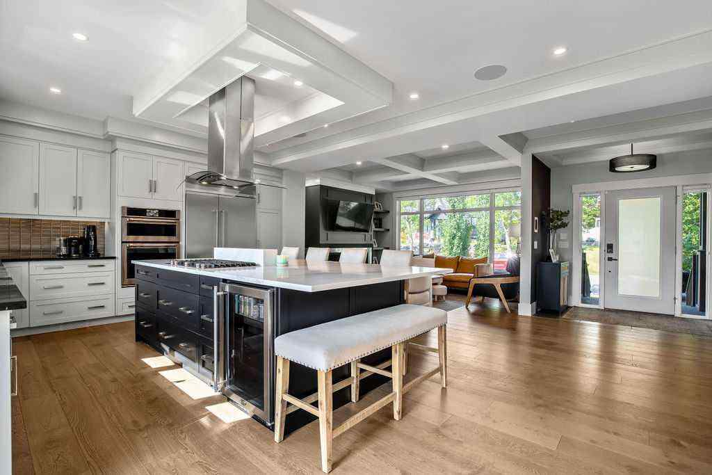 MLS® A2264420 - 68 White Oak Crescent SW in Wildwood Calgary, Residential