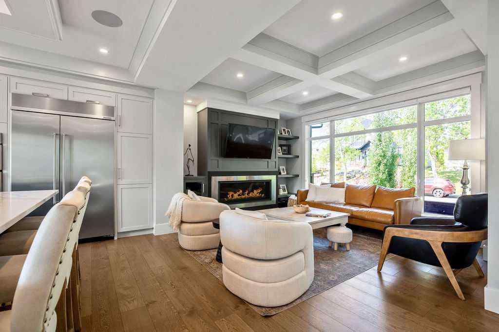 MLS® A2264420 - 68 White Oak Crescent SW in Wildwood Calgary, Residential