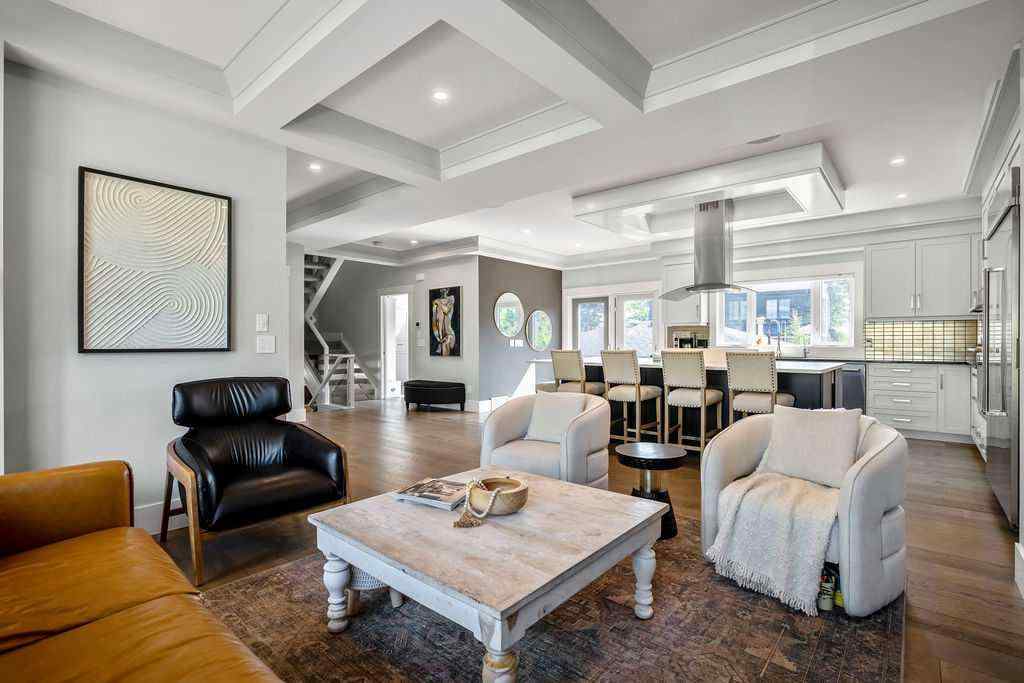 MLS® A2264420 - 68 White Oak Crescent SW in Wildwood Calgary, Residential