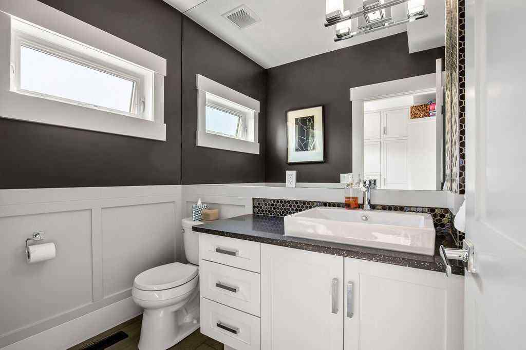 MLS® A2264420 - 68 White Oak Crescent SW in Wildwood Calgary, Residential