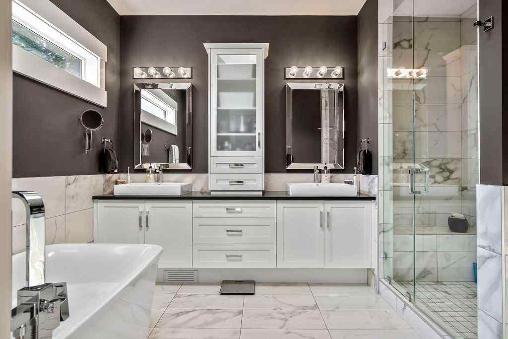 MLS® A2264420 - 68 White Oak Crescent SW in Wildwood Calgary, Residential