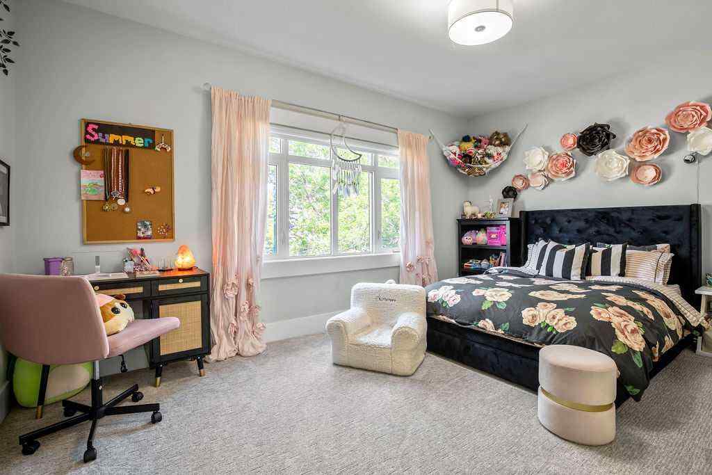 MLS® A2264420 - 68 White Oak Crescent SW in Wildwood Calgary, Residential