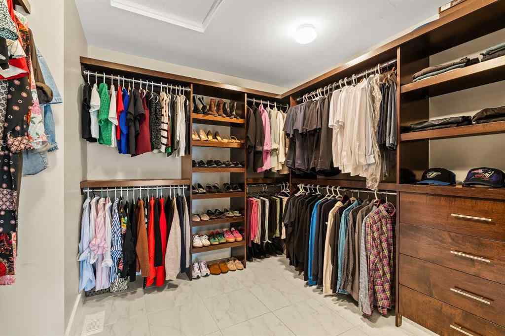 MLS® A2264426 - 4420 33 Avenue SW in Glenbrook Calgary, Residential