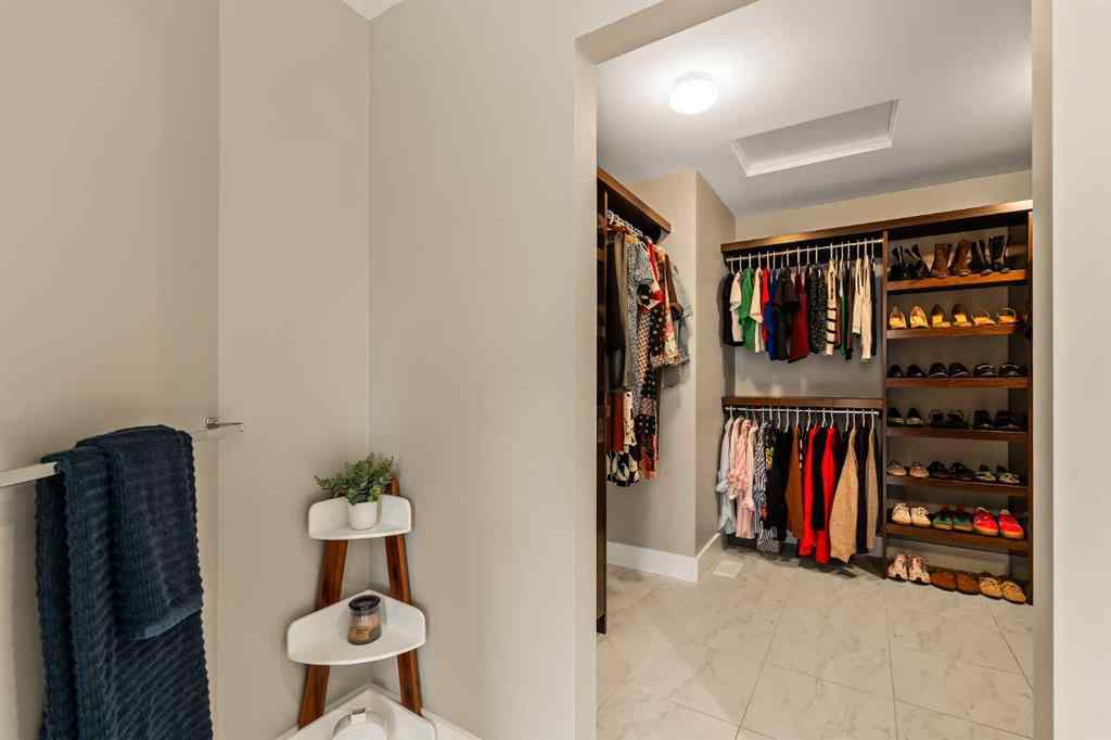 MLS® A2264426 - 4420 33 Avenue SW in Glenbrook Calgary, Residential