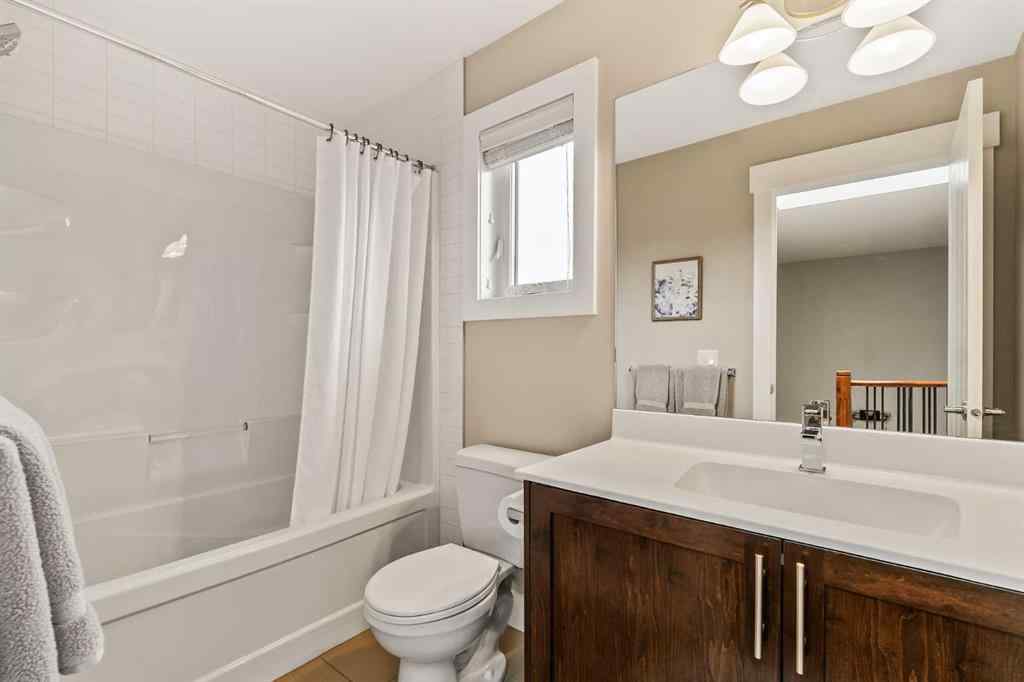 MLS® A2264426 - 4420 33 Avenue SW in Glenbrook Calgary, Residential