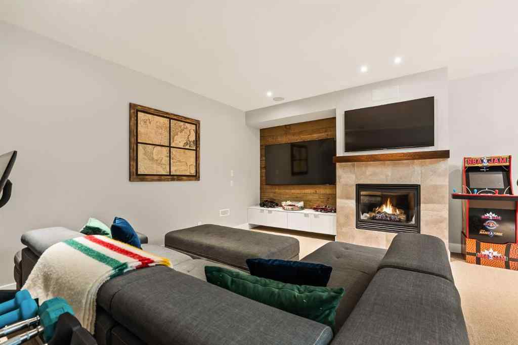 MLS® A2264426 - 4420 33 Avenue SW in Glenbrook Calgary, Residential