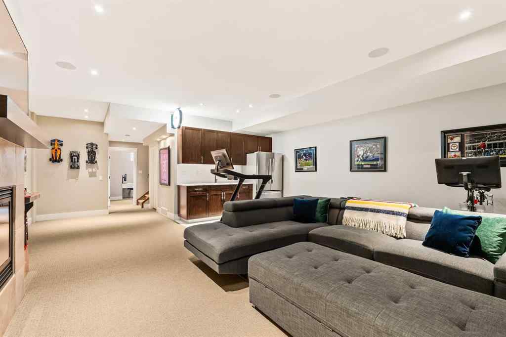 MLS® A2264426 - 4420 33 Avenue SW in Glenbrook Calgary, Residential