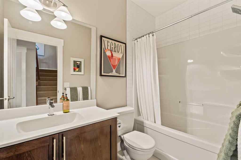 MLS® A2264426 - 4420 33 Avenue SW in Glenbrook Calgary, Residential