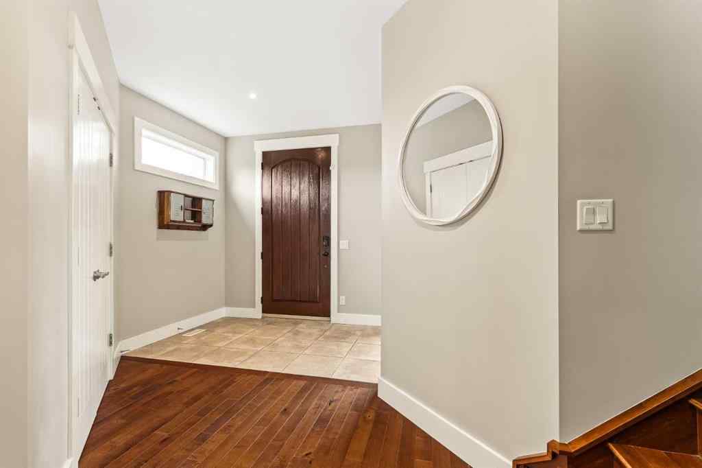 MLS® A2264426 - 4420 33 Avenue SW in Glenbrook Calgary, Residential