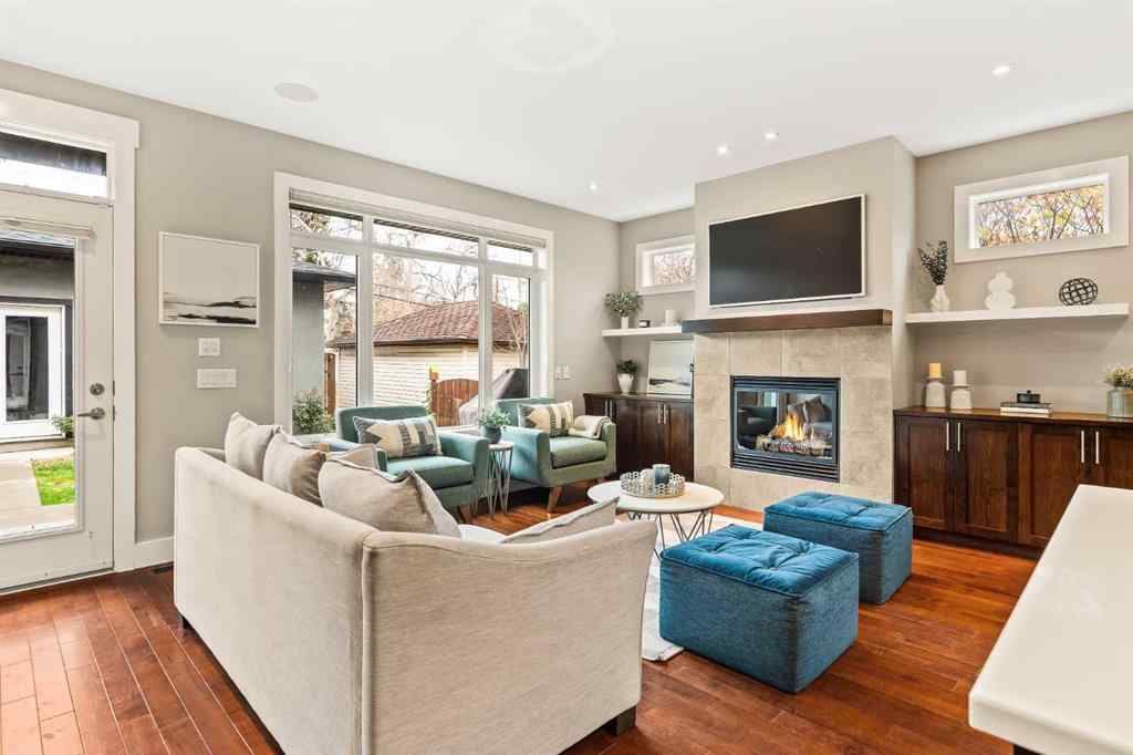 MLS® A2264426 - 4420 33 Avenue SW in Glenbrook Calgary, Residential