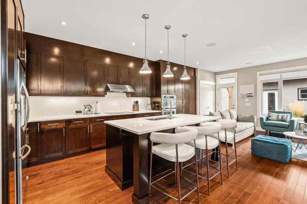 MLS® A2264426 - 4420 33 Avenue SW in Glenbrook Calgary, Residential