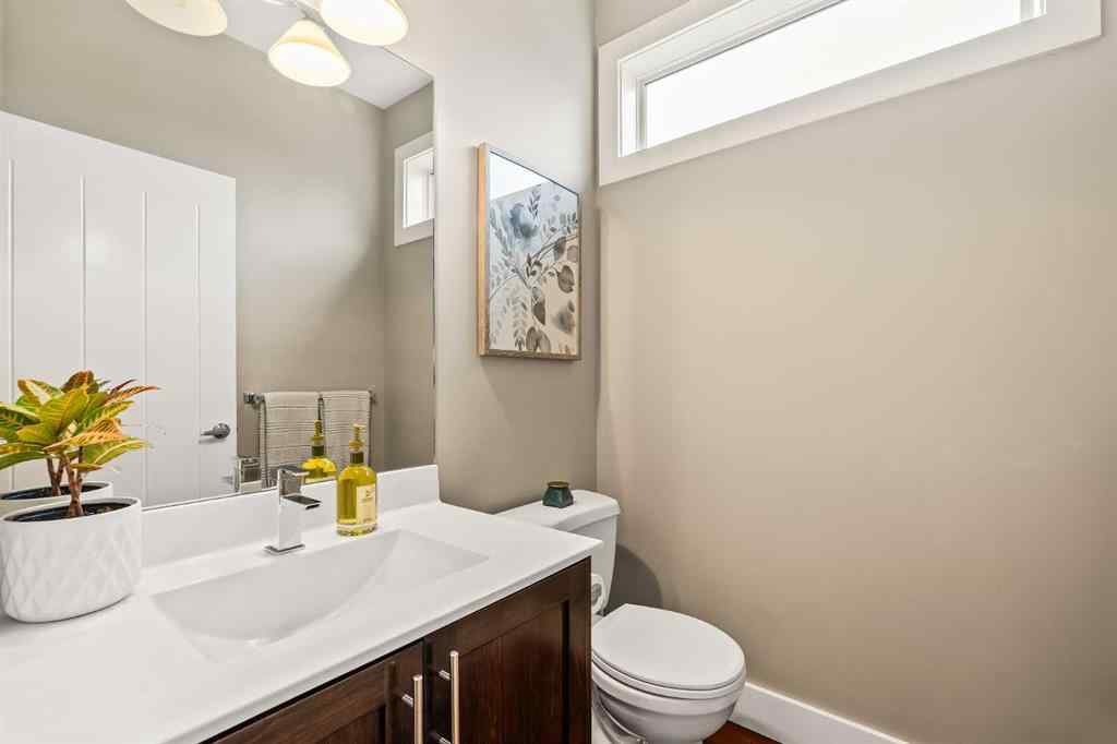 MLS® A2264426 - 4420 33 Avenue SW in Glenbrook Calgary, Residential