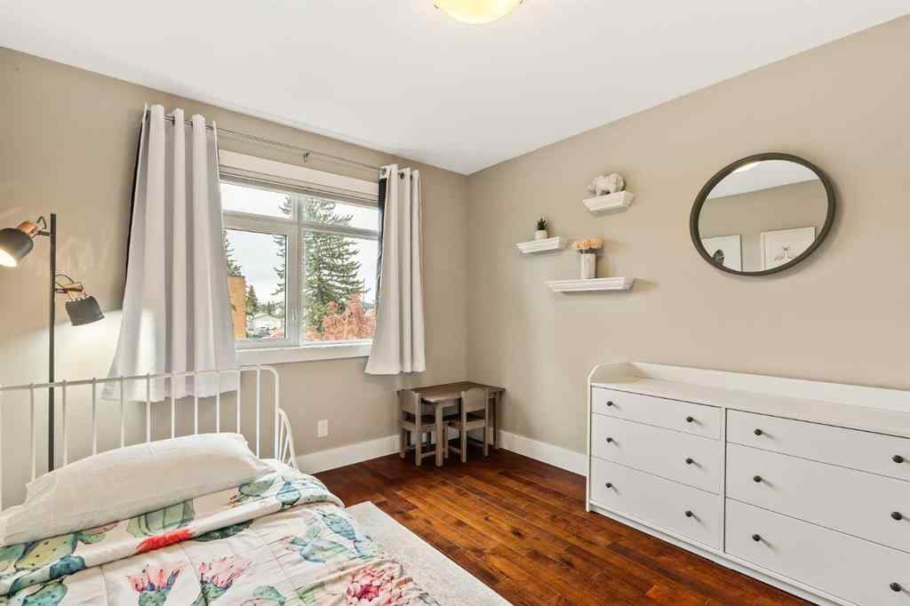 MLS® A2264426 - 4420 33 Avenue SW in Glenbrook Calgary, Residential