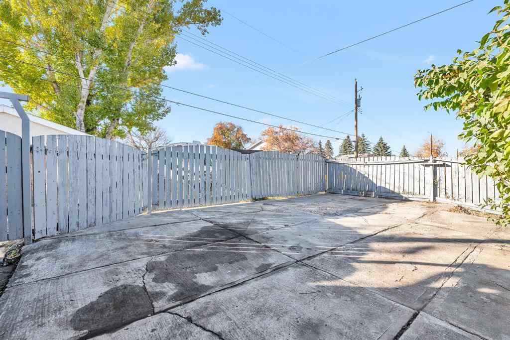 MLS® A2264428 - 6219 19 Street SE in Ogden Calgary, Residential
