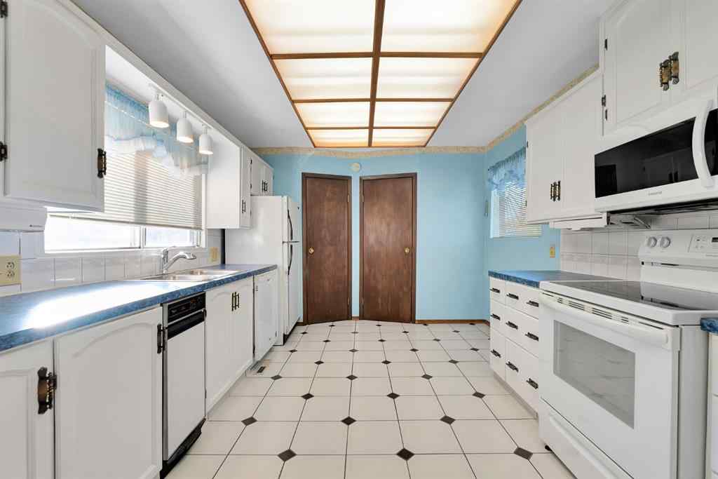 MLS® A2264428 - 6219 19 Street SE in Ogden Calgary, Residential