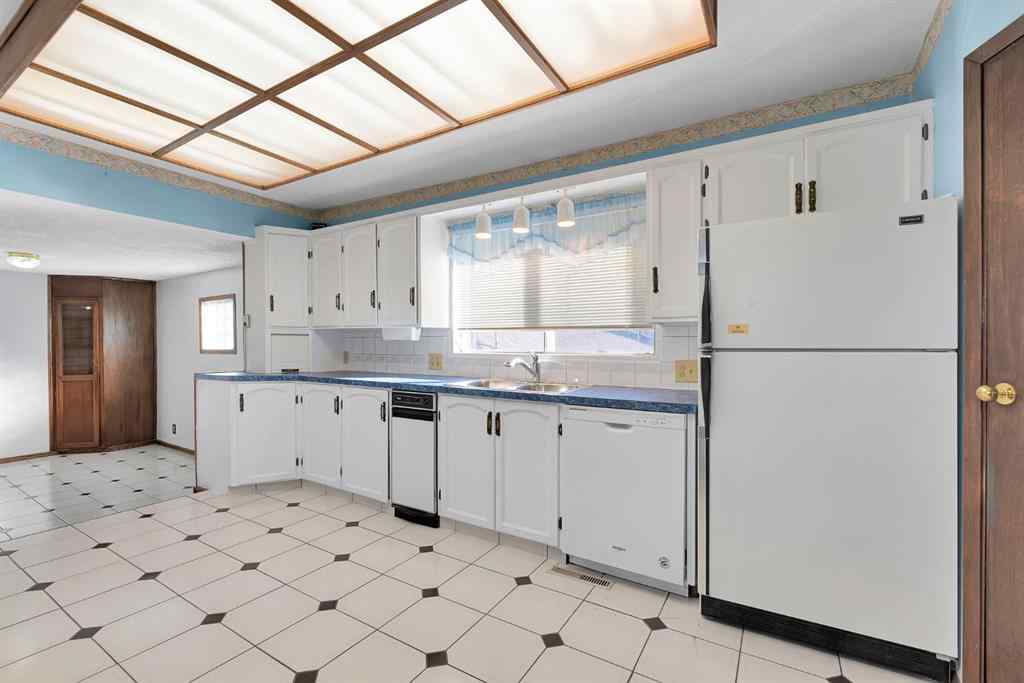 MLS® A2264428 - 6219 19 Street SE in Ogden Calgary, Residential