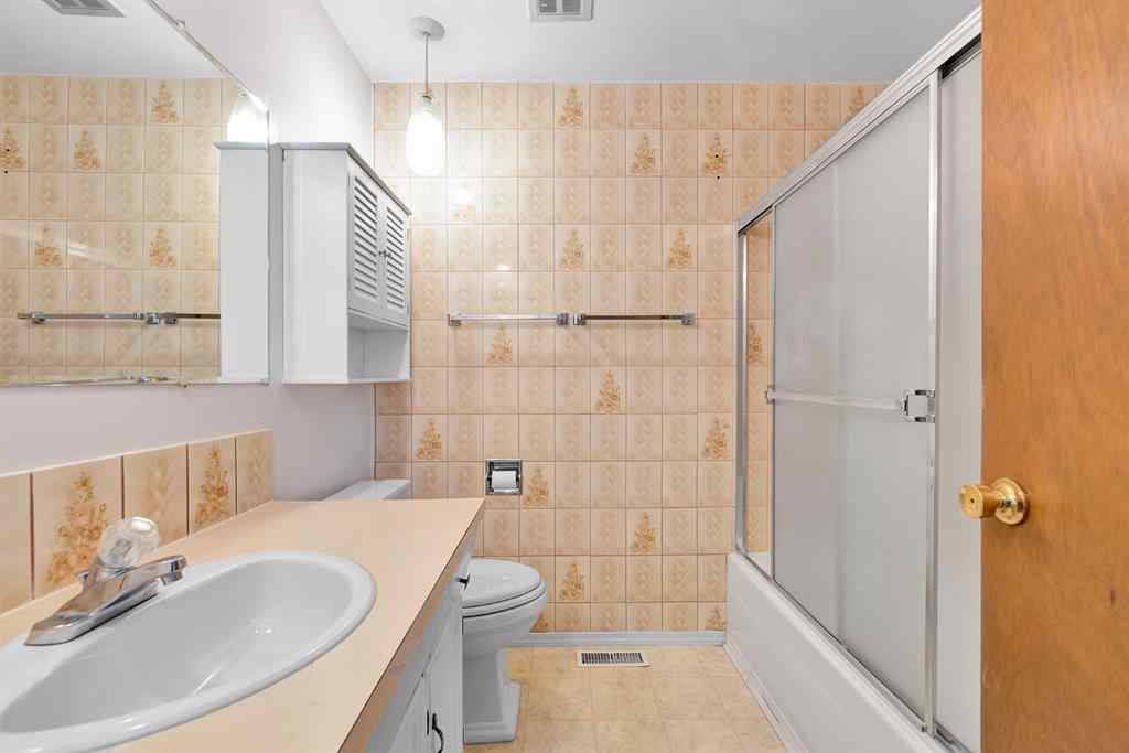 MLS® A2264428 - 6219 19 Street SE in Ogden Calgary, Residential