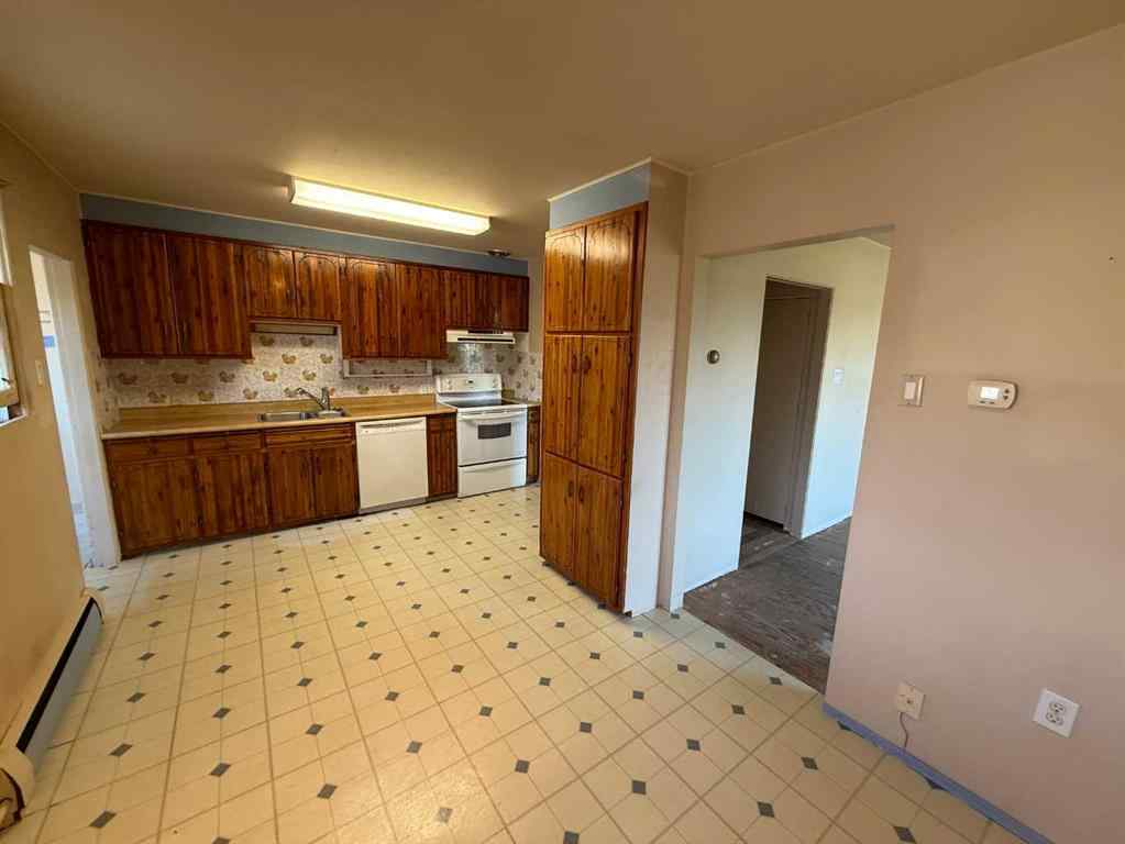 MLS® A2264437 - 121 Poboktan Road  in Hardisty Hinton, Residential