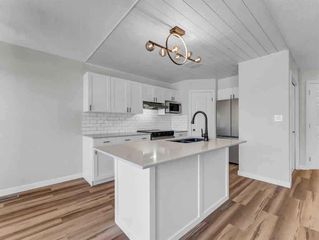 MLS® A2264441 - 82 Saamis Meadows Lane SW in SW Southridge Medicine Hat, Residential