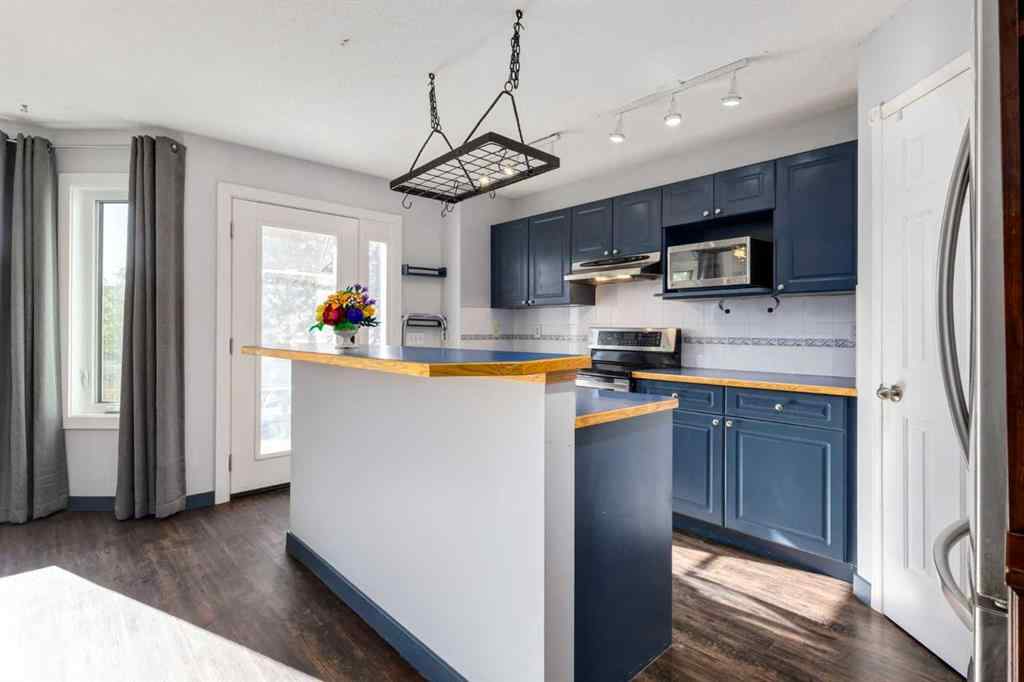 MLS® A2264446 - 327 Covewood Park NE in Coventry Hills Calgary, Residential