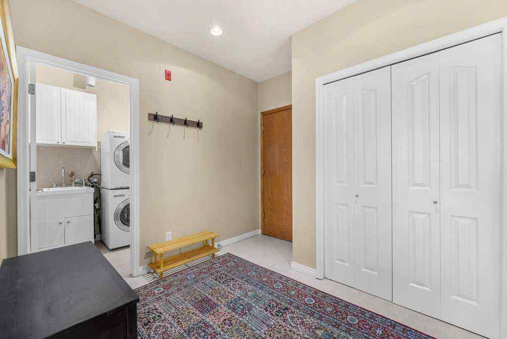 MLS® A2264448 - Unit #402 103 10 Avenue NW in Crescent Heights Calgary, Residential