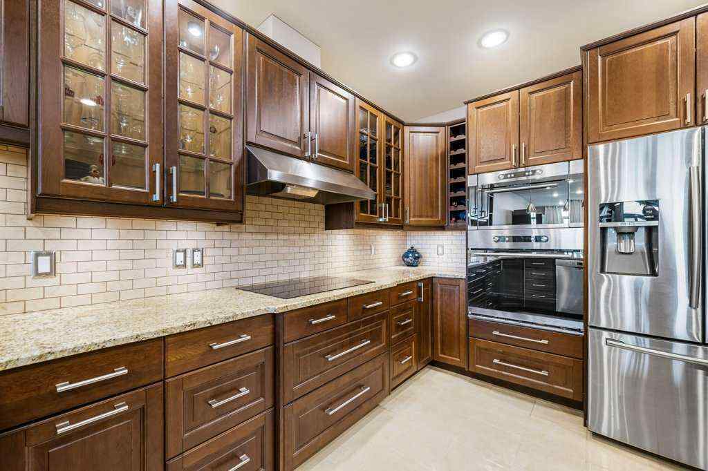 MLS® A2264448 - Unit #402 103 10 Avenue NW in Crescent Heights Calgary, Residential