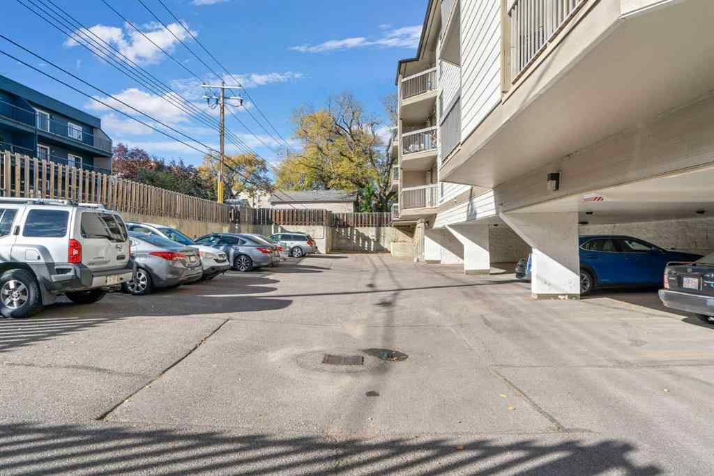 MLS® A2264449 - Unit #303 239 6 Avenue NE in Crescent Heights Calgary, Residential