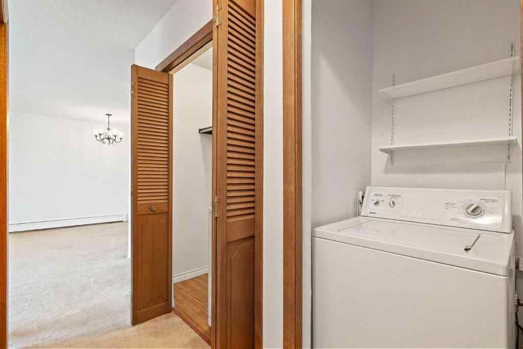 MLS® A2264449 - Unit #303 239 6 Avenue NE in Crescent Heights Calgary, Residential