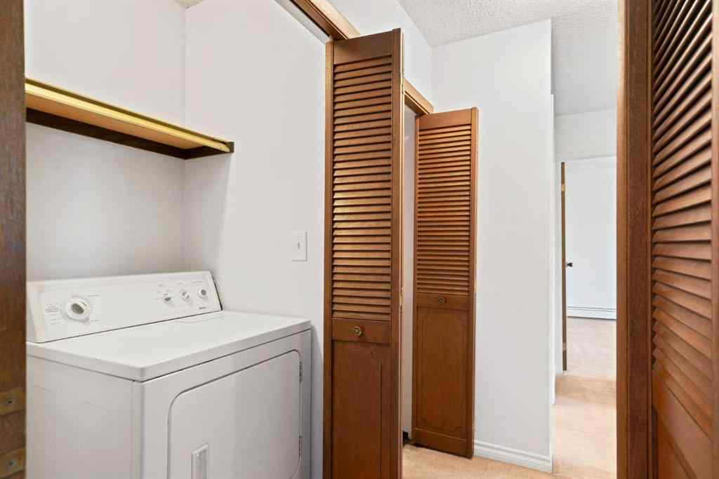 MLS® A2264449 - Unit #303 239 6 Avenue NE in Crescent Heights Calgary, Residential