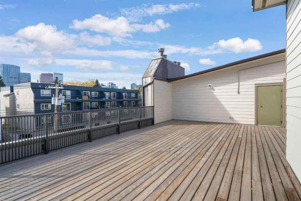 MLS® A2264449 - Unit #303 239 6 Avenue NE in Crescent Heights Calgary, Residential