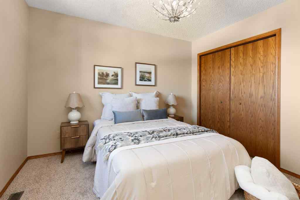 MLS® A2264466 - 12 Redwood Way SE in Ross Glen Medicine Hat, Residential
