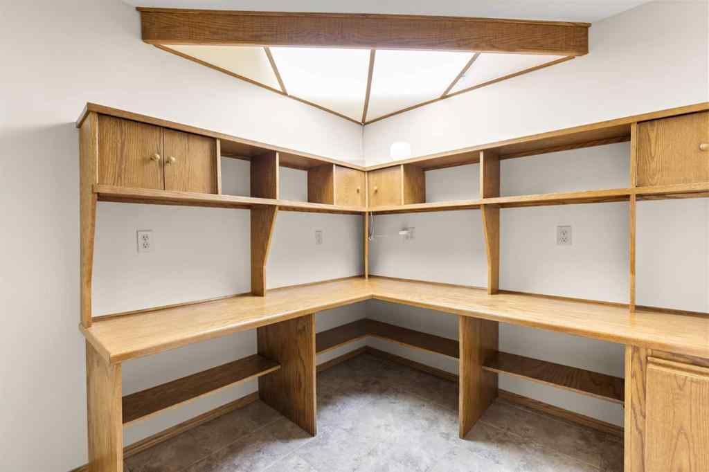 MLS® A2264466 - 12 Redwood Way SE in Ross Glen Medicine Hat, Residential