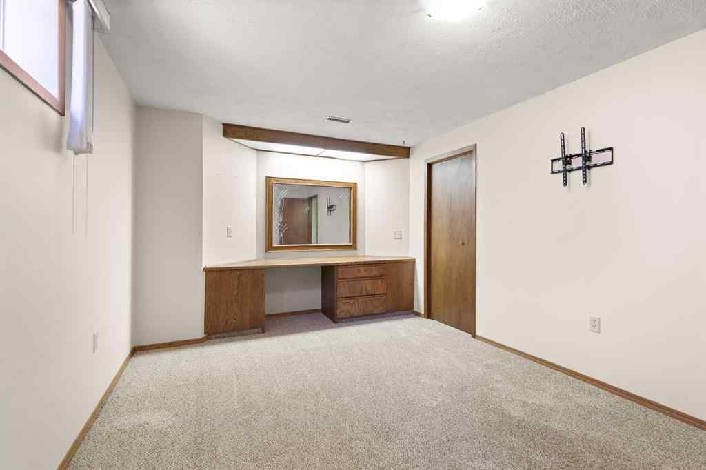 MLS® A2264466 - 12 Redwood Way SE in Ross Glen Medicine Hat, Residential