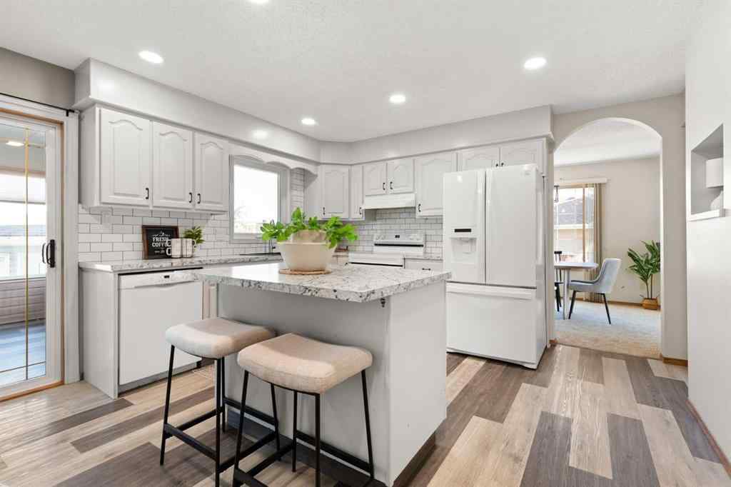 MLS® A2264466 - 12 Redwood Way SE in Ross Glen Medicine Hat, Residential