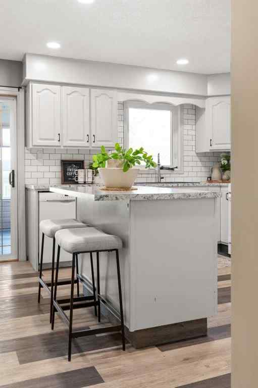 MLS® A2264466 - 12 Redwood Way SE in Ross Glen Medicine Hat, Residential