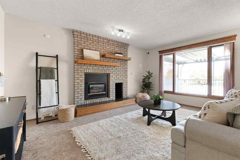 MLS® A2264466 - 12 Redwood Way SE in Ross Glen Medicine Hat, Residential