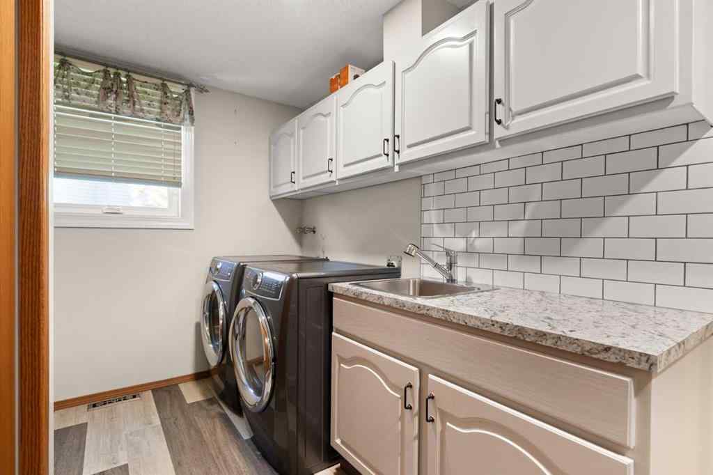 MLS® A2264466 - 12 Redwood Way SE in Ross Glen Medicine Hat, Residential